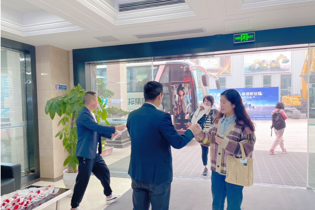 獻(xiàn)禮3.8節(jié)|勇做攀登者，奮進(jìn)新未來